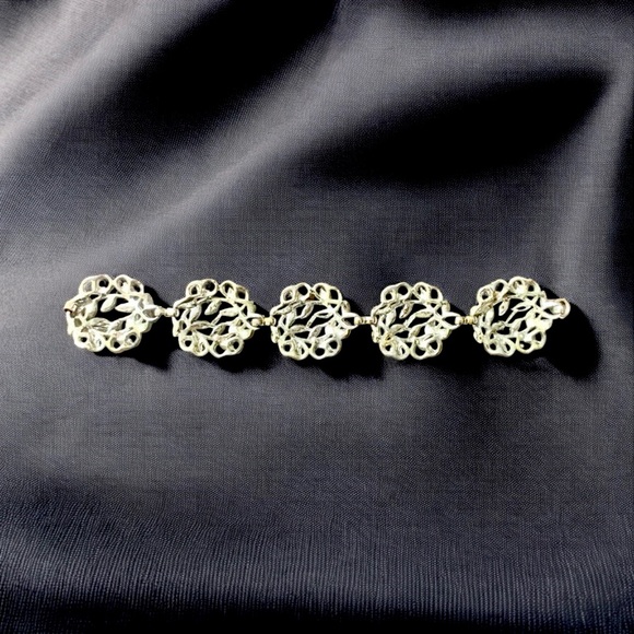 Vintage 5-Panel Silver Tone Leaf Bracelet - Picture 7 of 9